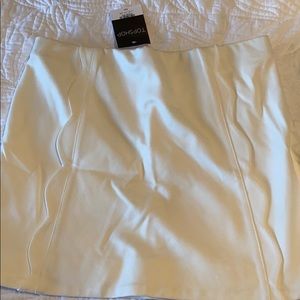 Top Shop White Mini Skirt ✨NWT✨